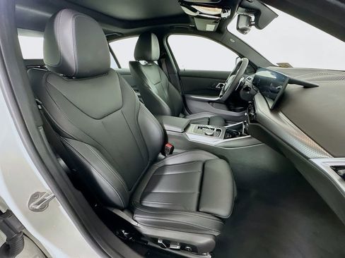Used 2025 BMW 330i Sedan w/ M Sport Package image 29