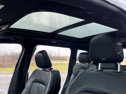 Used 2024 Jeep Grand Cherokee Limited w/ Luxury Tech Group II image 20