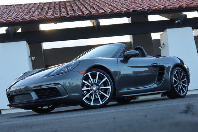 Used 2017 Porsche 718 Boxster RWD image 3