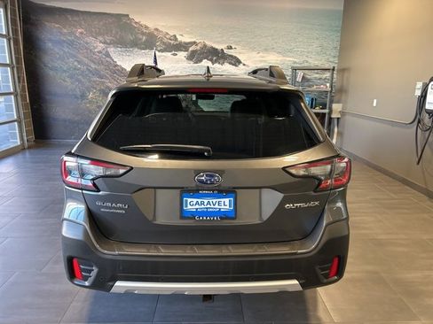 Used 2021 Subaru Outback Limited image 29