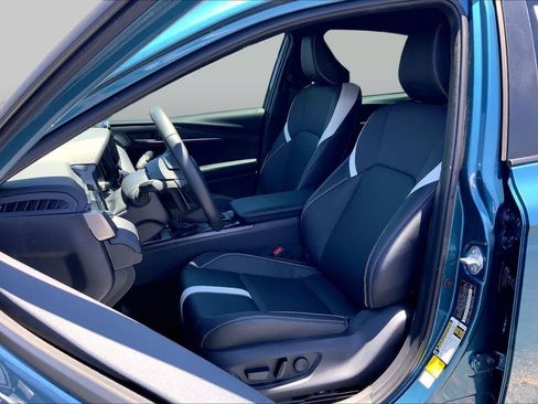 Used 2026 Toyota Camry SE w/ Convenience Package FWD image 8