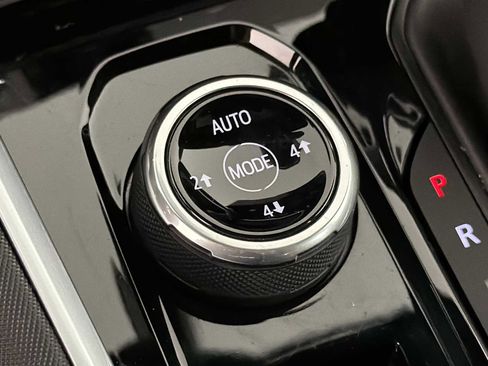 Used 2024 Chevrolet Colorado Z71 w/ Z71 Convenience Package 2 image 29