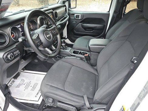 Used 2022 Jeep Gladiator Willys image 19