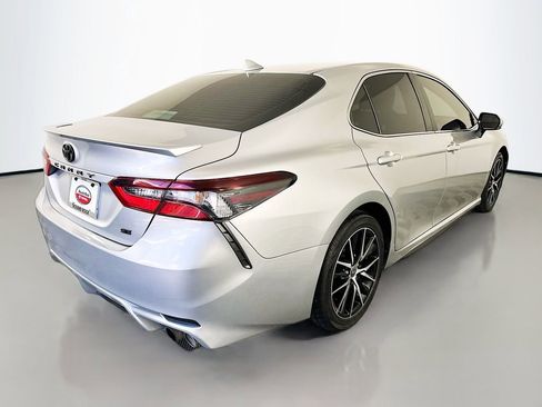 Certified 2022 Toyota Camry SE FWD image 5