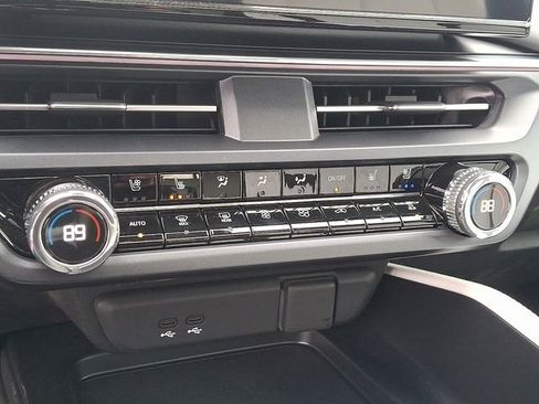 Used 2024 Acura ZDX A-Spec image 17