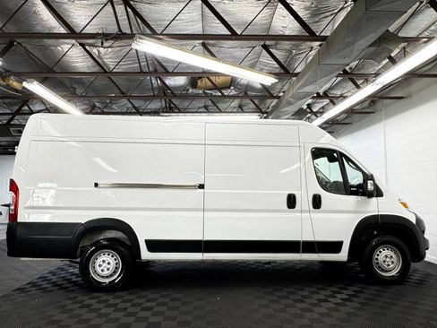 Used 2025 RAM ProMaster 3500 w/ Convenience Group FWD image 4