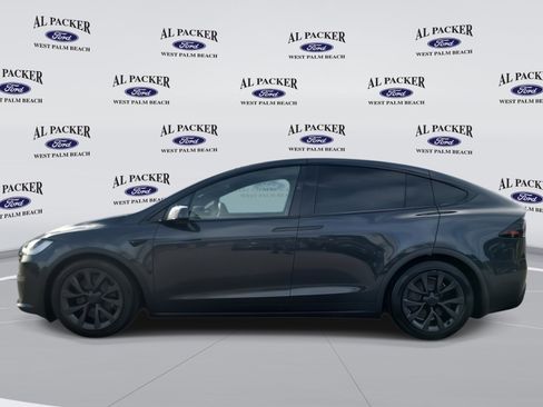 Used 2024 Tesla Model X image 2