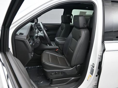 Used 2024 Chevrolet Suburban High Country w/ Advanced Technology Package image 24