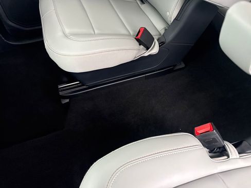 Used 2025 Ford Explorer Active w/ Active Comfort Package image 30