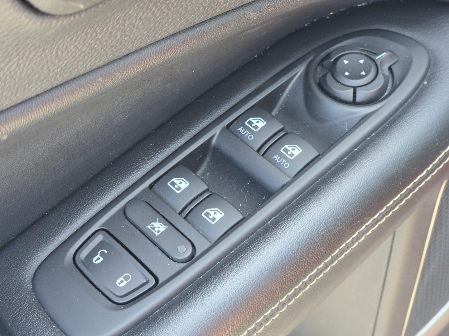 Used 2021 Jeep Compass Latitude AWD/4WD image 23