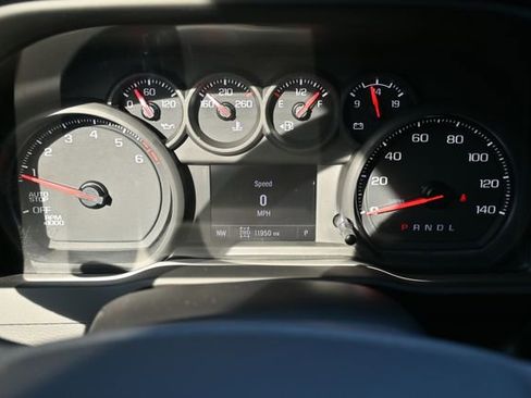 Used 2025 Chevrolet Silverado 1500 Custom image 15
