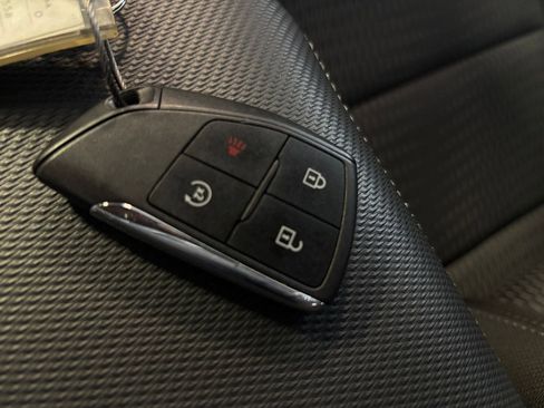 Used 2025 Chevrolet Equinox LT image 22