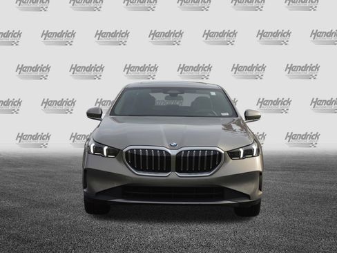 Used 2025 BMW 530i xDrive w/ Premium Package AWD/4WD image 6