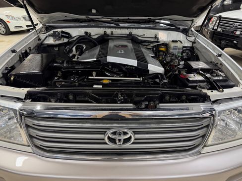 Used 2004 Toyota Land Cruiser image 30