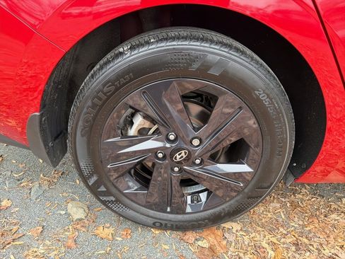 Certified 2022 Hyundai Elantra SEL image 7