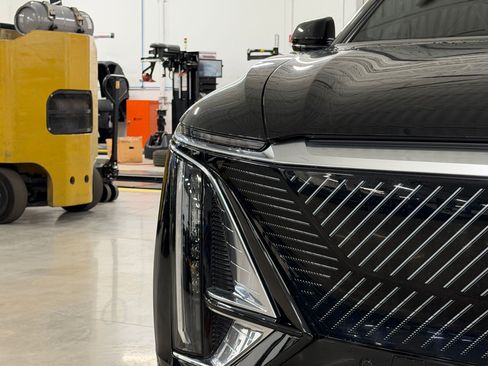Certified 2024 Cadillac Lyriq Tech RWD image 12