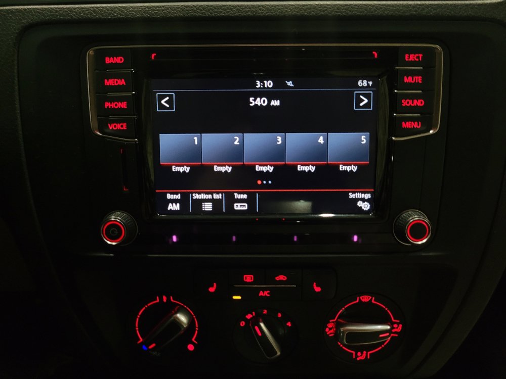 Used 2017 Volkswagen Jetta SE FWD image 25
