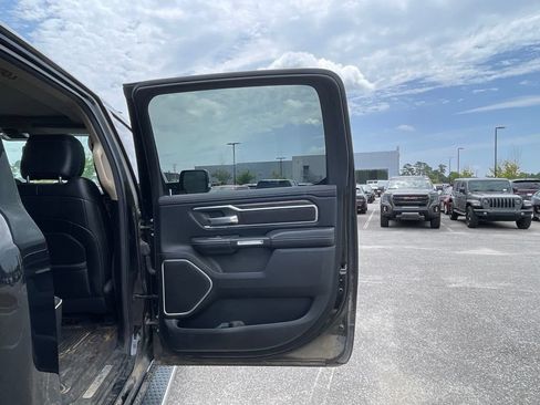 Used 2020 RAM 1500 Laramie AWD/4WD image 19