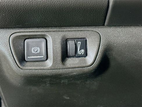 Used 2019 GMC Acadia SLE w/ Driver Alert Package I image 10