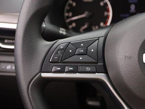 Used 2025 Nissan Altima 2.5 SV image 11