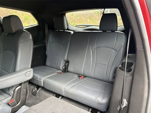 Used 2024 Buick Enclave Premium image 27
