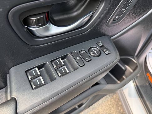 Used 2025 Honda Pilot TrailSport image 15