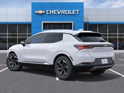 New 2025 Chevrolet Equinox EV LT image 3