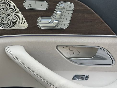 New 2026 Mercedes-Benz GLS 450 4MATIC image 17