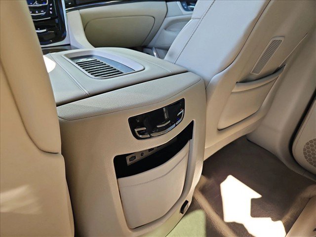Used 2019 Cadillac Escalade Premium Luxury AWD/4WD image 19