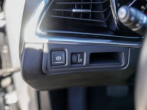 Used 2025 Cadillac XT6 Premium Luxury image 15