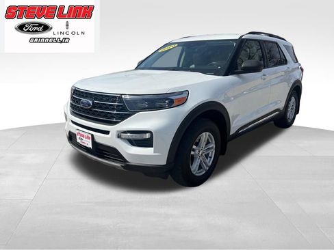 Used 2020 Ford Explorer XLT w/ Equipment Group 202A AWD/4WD image 2