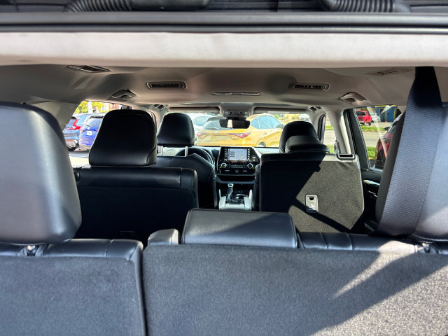 Used 2021 Toyota Highlander Limited FWD image 34