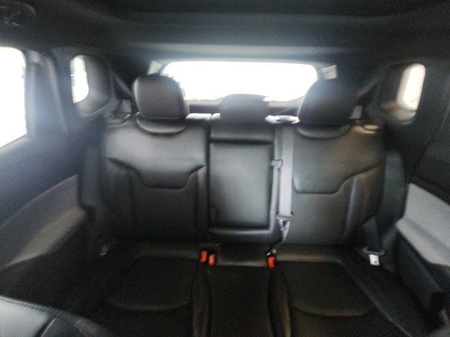 Used 2023 Jeep Compass Latitude w/ Sun and Sound Group AWD/4WD image 29