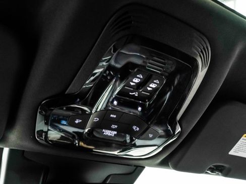 Used 2023 Alfa Romeo Stelvio Ti AWD/4WD image 42