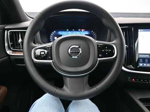 Used 2025 Volvo V60 B5 Cross Country Plus AWD/4WD image 25
