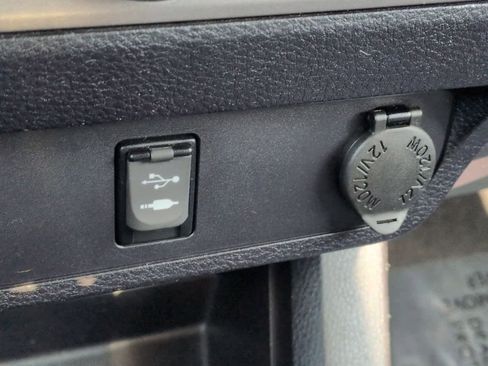 Used 2016 Toyota Tacoma TRD Off-Road image 31