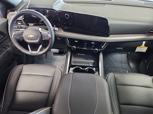 New 2026 Chevrolet Suburban Premier AWD/4WD image 8