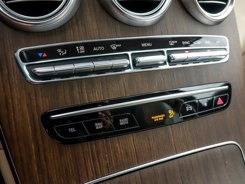 Used 2022 Mercedes-Benz GLC 300 4MATIC w/ Premium Package Lite image 26