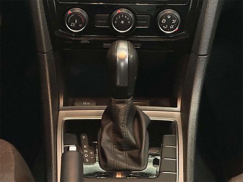 Used 2021 Volkswagen Passat 2.0T S image 22