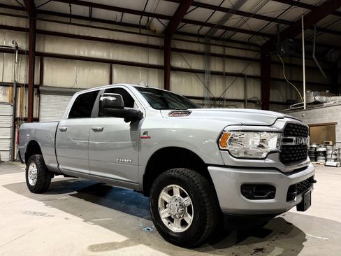 Used 2024 RAM 2500 Big Horn w/ Towing Technology Group AWD/4WD image 2