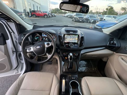 Used 2015 Ford Escape Titanium FWD image 31