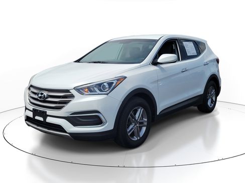 Used 2018 Hyundai Santa Fe Sport FWD image 2