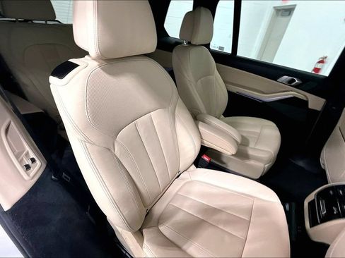 Used 2021 BMW X7 xDrive40i w/ Executive Package AWD/4WD image 27