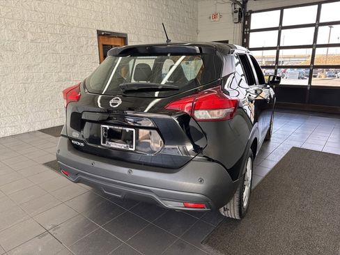 Used 2020 Nissan Kicks S image 7