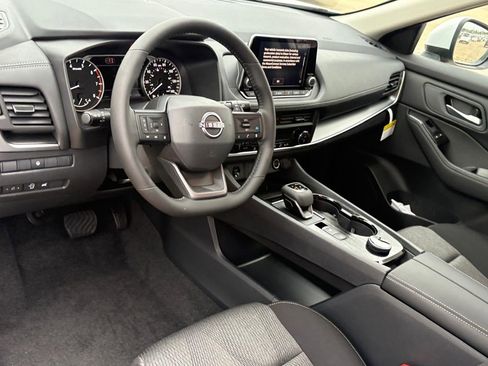 New 2026 Nissan Rogue SV AWD/4WD image 18