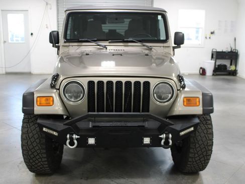 Used 2005 Jeep Wrangler Unlimited AWD/4WD image 3