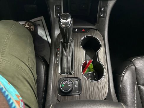 Used 2018 GMC Acadia SLT image 44