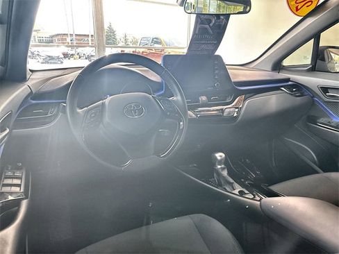 Used 2020 Toyota C-HR XLE image 17