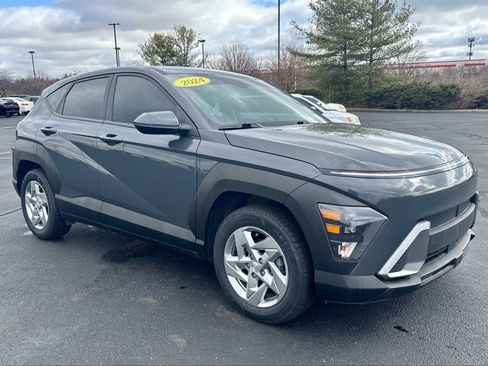 Used 2024 Hyundai Kona SE image 9