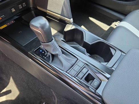 Used 2025 Toyota Camry SE FWD image 21